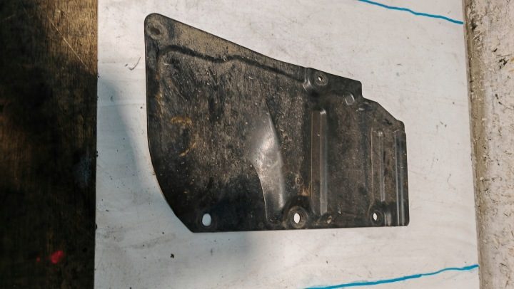 ЗАЩИТА ДВИГАТЕЛЯ ДНИЩА ПРАВАЯ TOYOTA AURIS II VERSO РЕСТАЙЛИНГ 51443-02050, фото 1