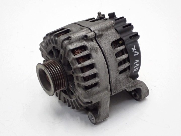Генератор оригинал 7802261 BMW X3 E83 X1 E84 18D 2.0D N47 11 г., фото 1