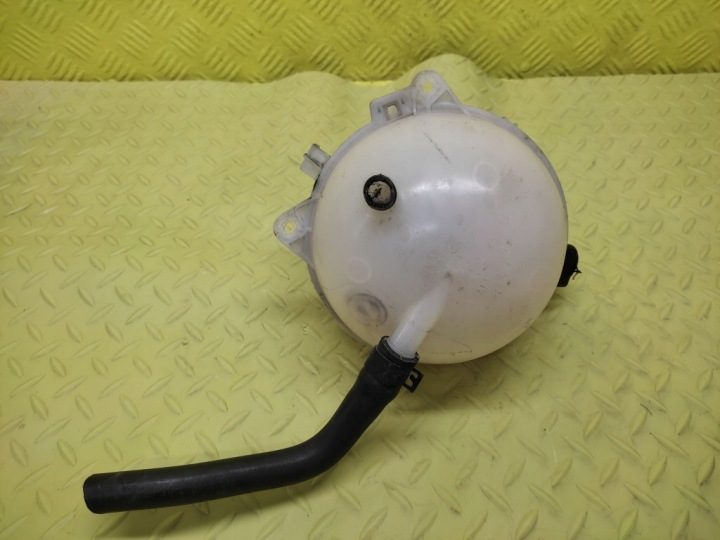 VW Golf V 1.4 расширительный бачок, фото 3