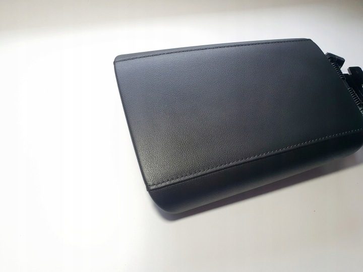 Подлокотник передний черный Hyundai Tucson IV 20- OE, фото 4