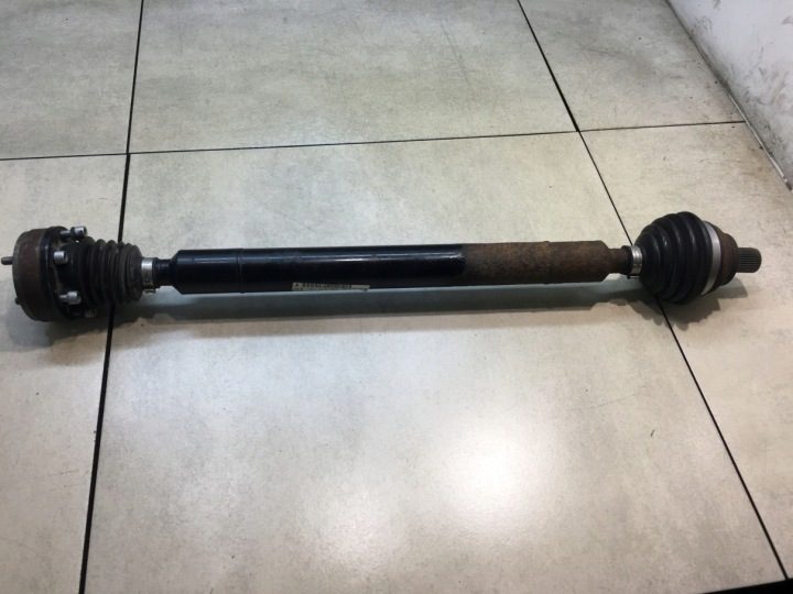 Полуось передняя правая VW GOLF V VARIANT (1K5) 1K0407272BE 1.4L бензин, фото 1