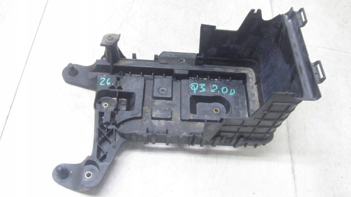 Audi Q3 8U площадка аккумулятора 1K0915333 11-, фото 1