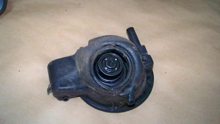 VW Touran I 1 05 г. лючок горловины бензобака, фото 4