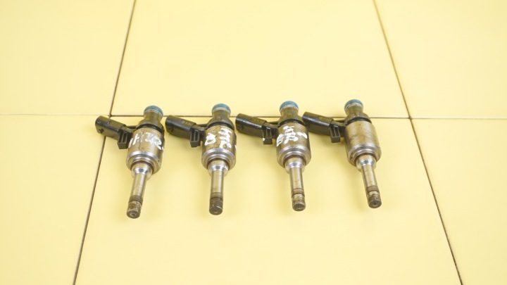 AUDI A4 B8 1.8 TFSI 08 г. 120 л.с. CAB форсунка 06H906036F 0261500057, фото 2