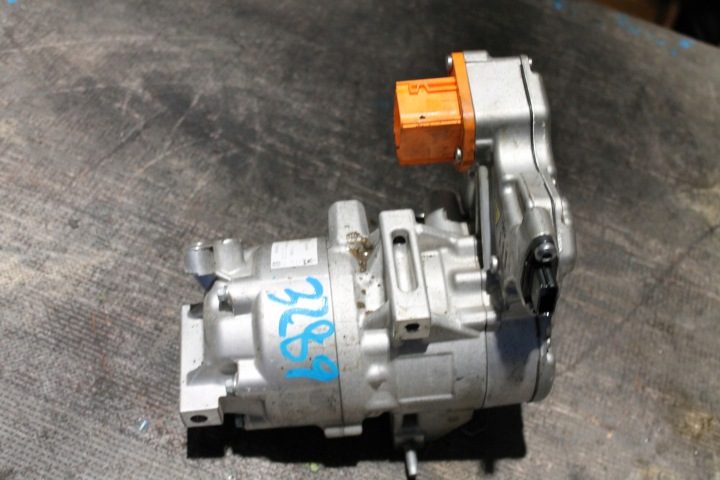 27 г. КОМПРЕССОР КОНДИЦИОНЕРА RENAULT AUSTRAL 926003994R, фото 1