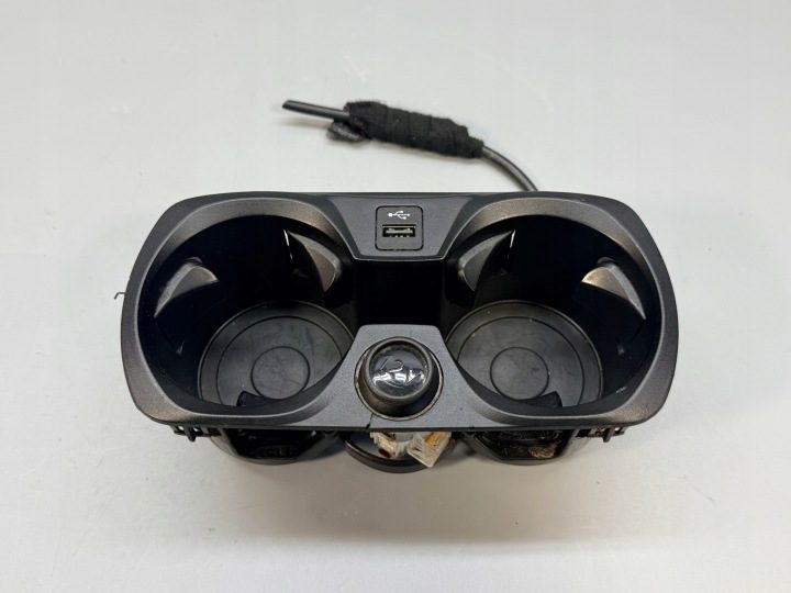 BMW 3 G20 G21 ПОДСТАКАННИК СТАКАНЫ 6809803 РАЗЪЕМ USB, фото 1