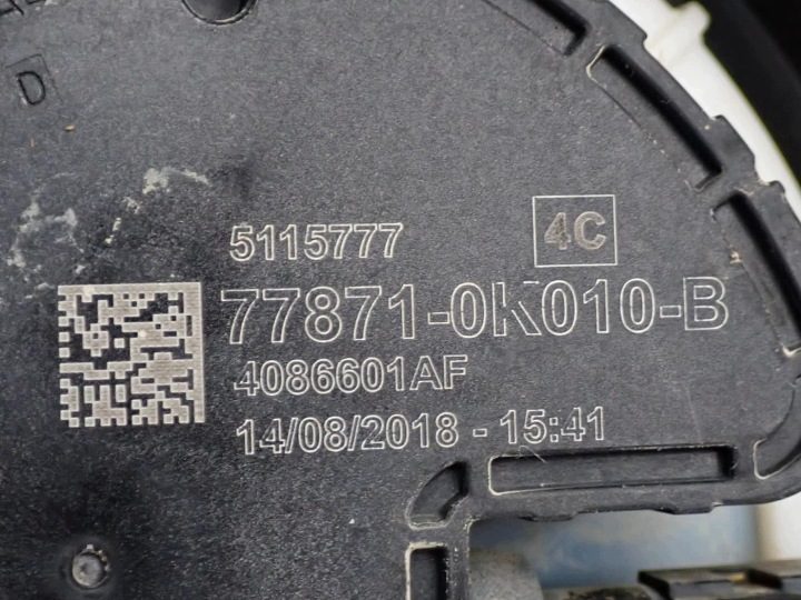 Бак Adblue насос горловина 77871-0K010 Toyota Hilux VIII 19 г., фото 7