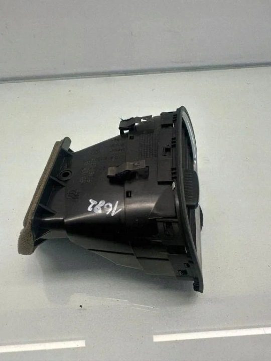 Дефлекторы панели приборного VW 5K0819703 1.6L дизель 2011, фото 2