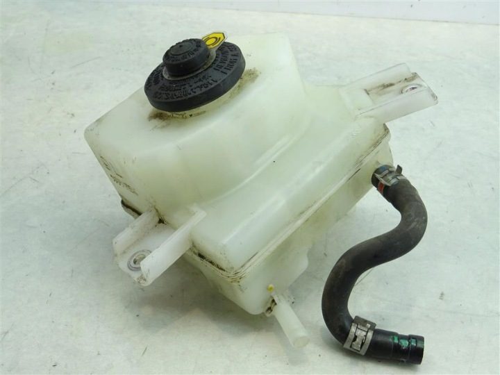 Бачок тормозной жидкости Toyota Prius C AQUA 2011-2020, фото 1