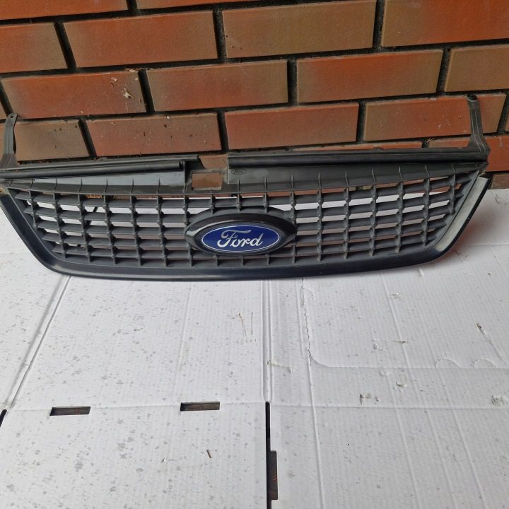 Ford Mondeo решетка радиатора 7S71-8200-D, фото 1