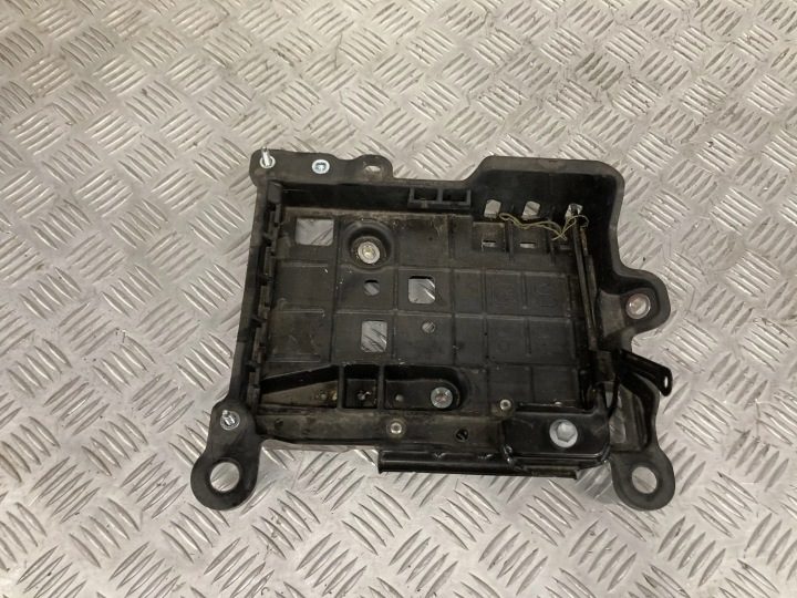 Toyota Aygo X Основание / Кожух аккумулятора 744110D020 (AX15), фото 1