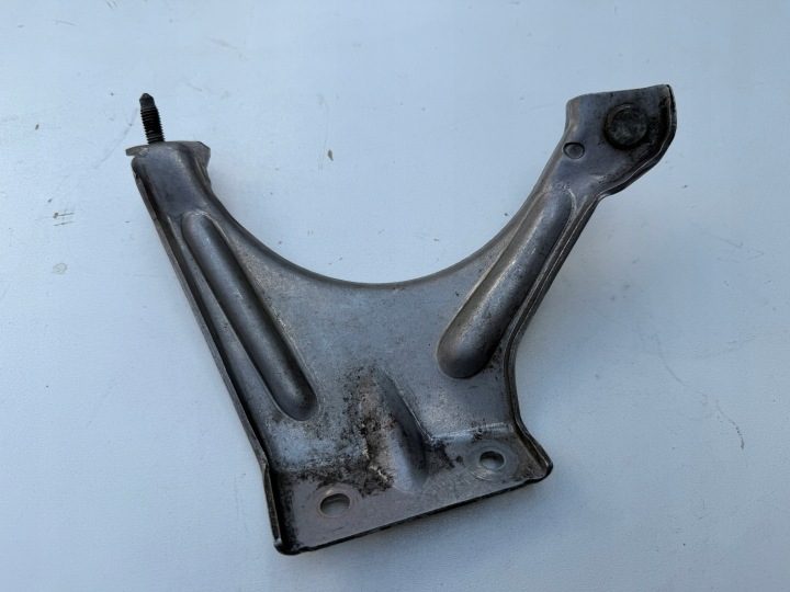 Кронштейн выхлопной трубы 5Q0253249 AUDI VW, фото 1