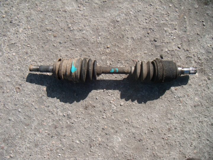 DAIHATSU TERIOS 97- 1.3 бензин ПОЛУОСЬ ЛЕВАЯ ПЕРЕДНЯЯ, фото 2