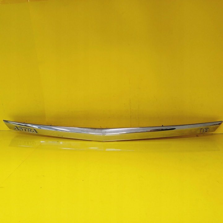 НАКЛАДКА КРЫШКИ БАГАЖНИКА OPEL ASTRA H ХЭТЧБЕК 13105814 NR316, фото 1