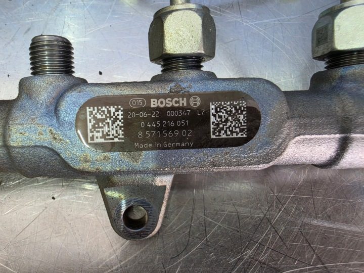 BMW G30 G20 3.0 4.0 ТОПЛИВНАЯ РАМПА 0445216051 8571569 0281006394 B57, фото 2