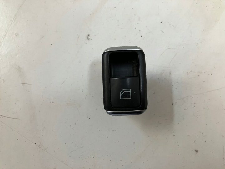 Кнопка стеклоподъемника Mercedes A класс W176 A2049058102, фото 1