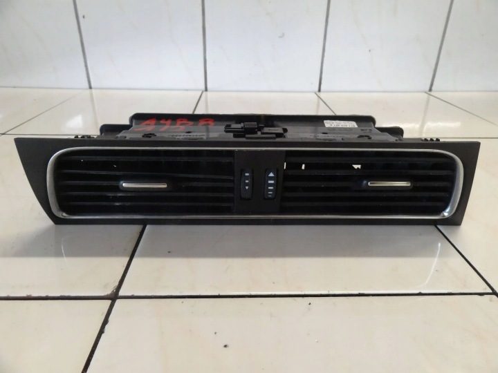 AUDI A4 B8 2009 РЕШЕТКИ ОБДУВА ПАНЕЛИ КОНСОЛИ 8T1820902B 8T1820951B, фото 2
