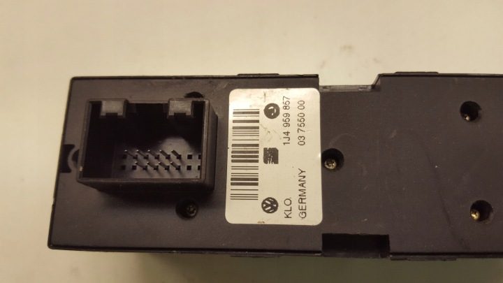 ПАНЕЛЬ УПРАВЛЕНИЯ СТЕКЛОПОДЪЕМНИКАМИ 1J4959857 VW PASSAT B5, фото 2
