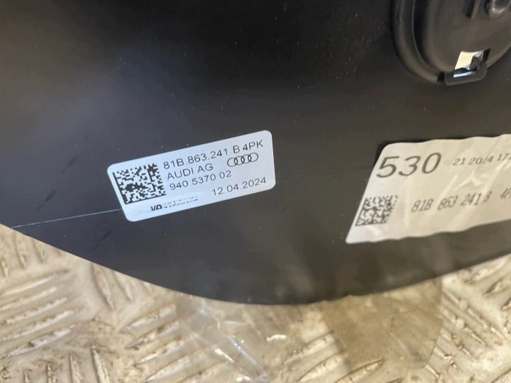 Подлокотник бардачок тоннель Audi Q2 81A 81B863241B, фото 9