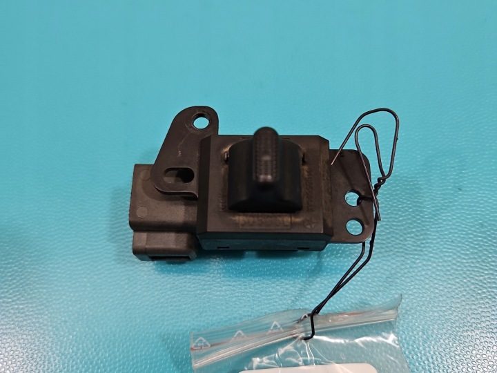 БЛОК КНОПОК СТЕКЛОПОДЪЕМНИКОВ CHRYSLER VOYAGER IV 30505L 04685844AA EU, фото 2