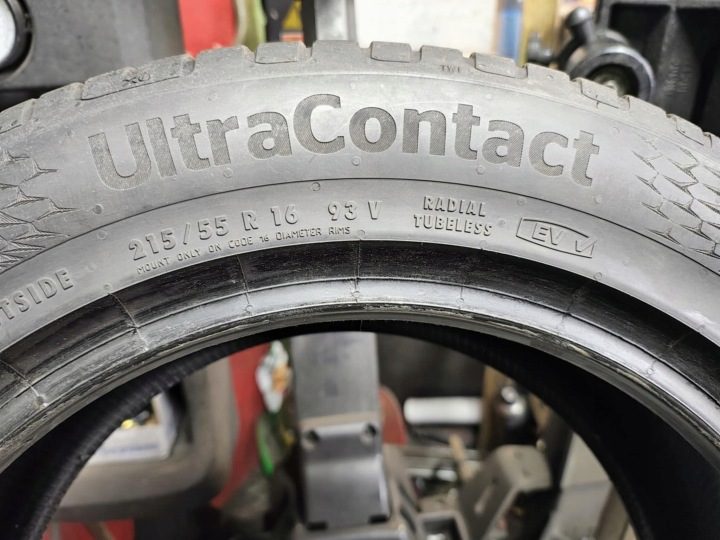 Шина летняя Continental UltraContact 215/55R16 93 В защита диска, фото 4