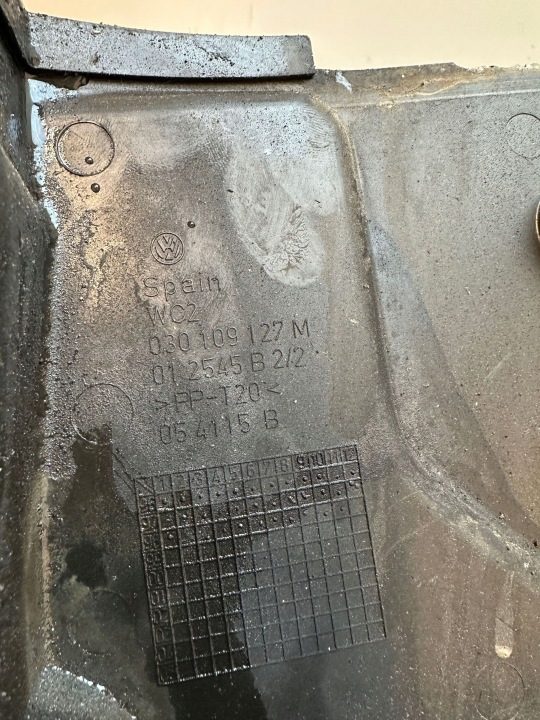 Volkswagen OE 030109127M крышка ГРМ, фото 3