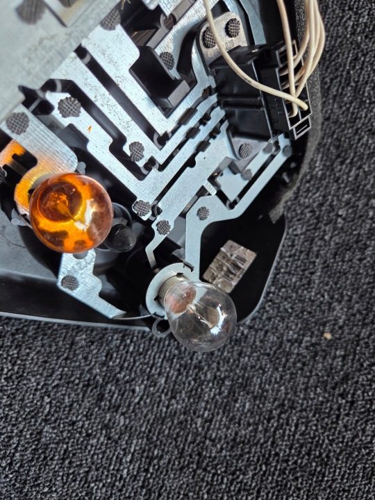 ВКЛАДЫШ ГНЕЗДО ФОНАРЯ ПРАВОЕ ЗАДНЕЕ BMW E46 СЕДАН РЕСТАЙЛИНГ 6910534, фото 3