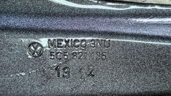 КРЕПЛЕНИЕ КРЫЛА ПРАВОЕ ПЕРЕДНЕЕ VW BEETLE 5C5821136 оригинал, фото 3