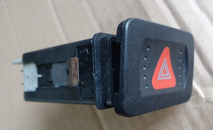 Кнопка аварийного VW GOLF IV (1J1) 1J0953235H 2002, фото 2