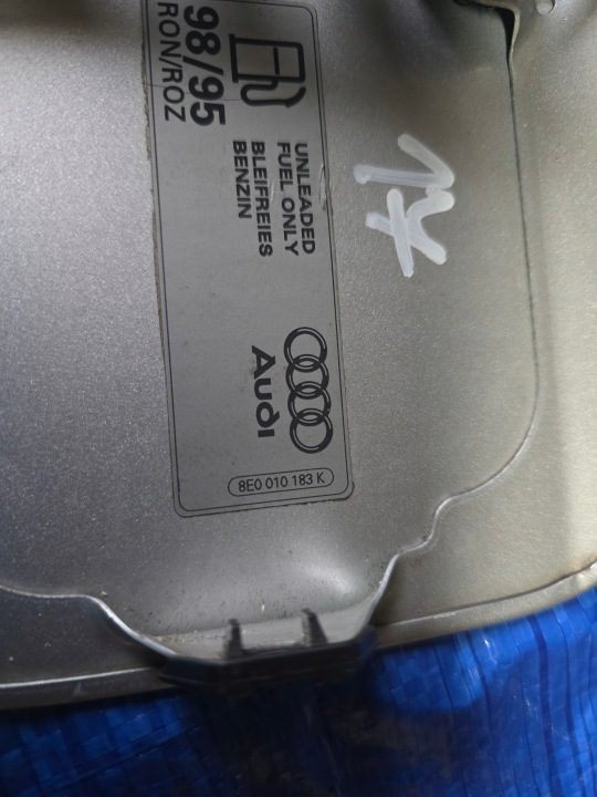 Audi OE 8E0010183K лючок горловины бензобака, фото 3