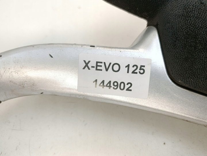 PIAGGIO X-EVO 125 КРОНШТЕЙН СПИНКА ПАССАЖИРА, фото 8