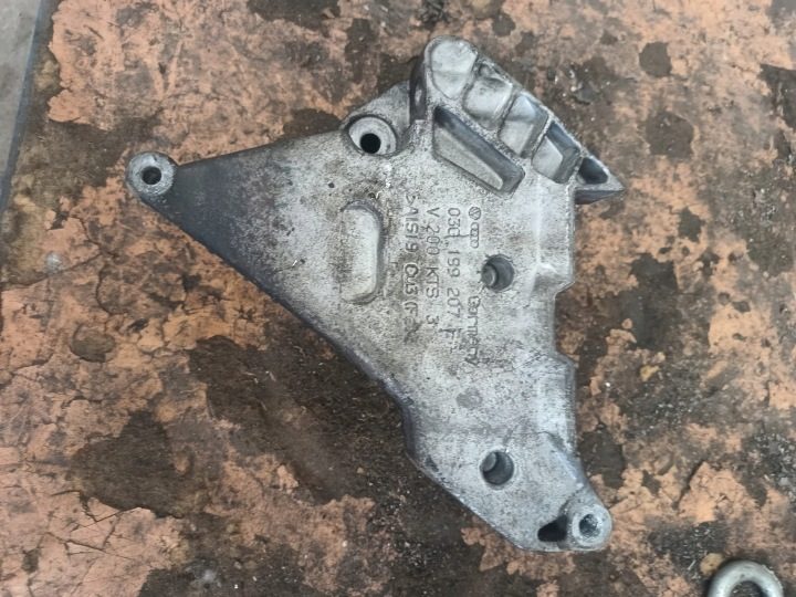 VW Audi Seat Skoda кронштейн опора двигателя 03G199207, фото 1
