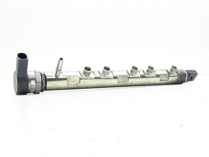 Топливная рампа 0281002949 780912804 7809128 BMW 2.0 дизель F30, фото 2
