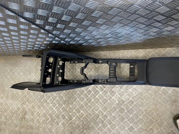 Подлокотник бардачок тоннель Audi Q2 81A 81B863241B, фото 3