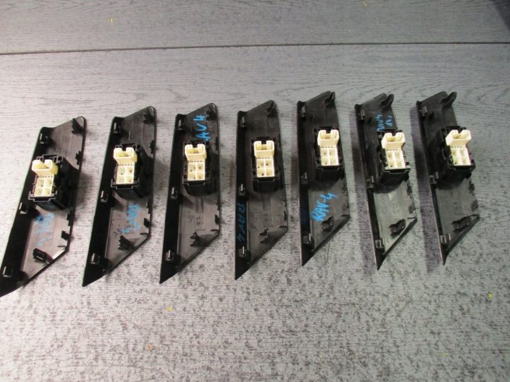 Панель управления стеклоподъемниками Toyota OE 74272-42070, фото 4