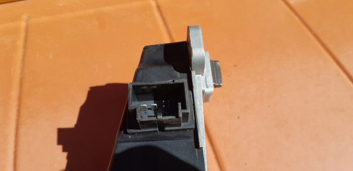 Блокиратор руля защелка 3C0905861C VW PASSAT B6, фото 2