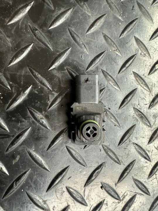 Датчик давления Audi VW Seat Skoda 036906051C, фото 1