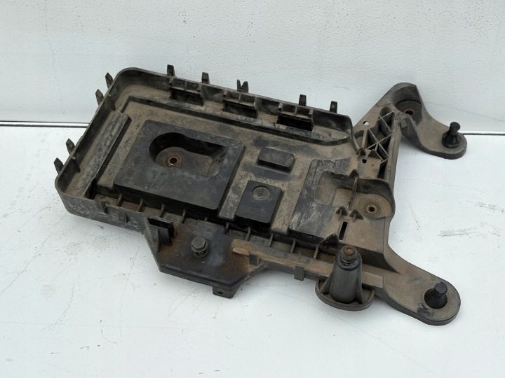 Audi A3 8P Leon Touran Octavia основание кожух аккумулятора 1K0915333C, фото 1