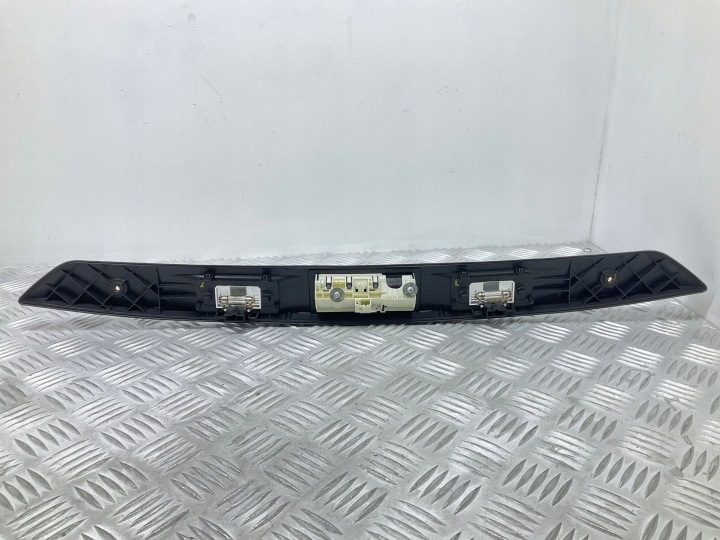 2011 Volkswagen Tiguan Молдинг подсветки номера 5N0827566T, фото 4