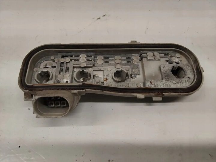 Контакты заднего фонаря AUDI A4 AVANT (8E5, B6) 8E9945258 1.6L 2004, фото 2
