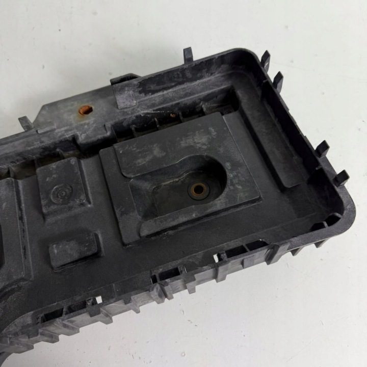 Основание кожух аккумулятора Tiguan Passat B7 Scirocco Caddy OE 1K0915325B, фото 4