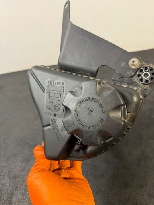 Расширительный бачок жидкости BMW F10 F11 F06 F12 1713 7601949, фото 5