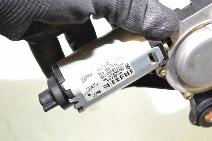 Моторчик дворника задний Skoda Octavia II, фото 6