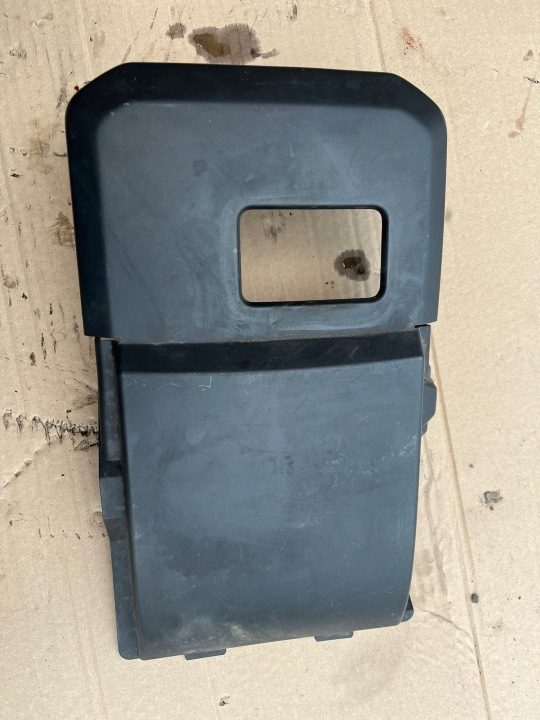 Крышка аккумулятора Volvo V50 2004-2007 30667276, фото 1