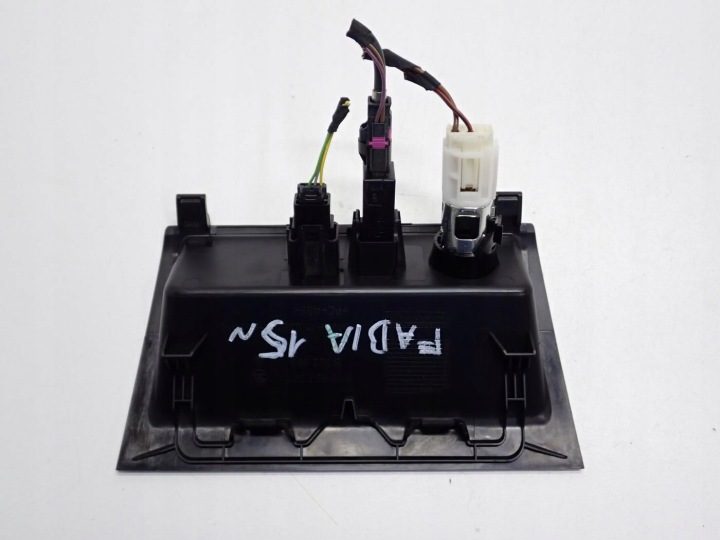 ГНЕЗДО ПОРТ USB AUX ЗАЩИТА ЕВРОПА 6V0857367A SKODA FABIA III 6V 15 г., фото 2