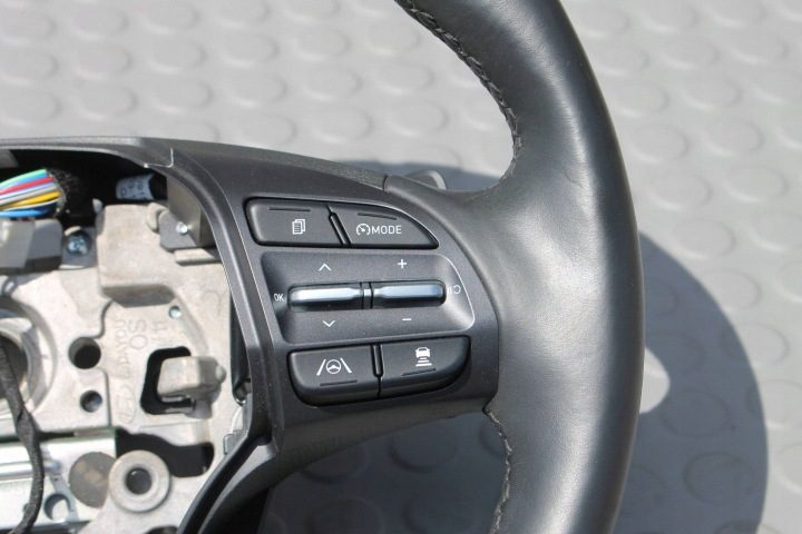 РУЛЬ КОЖАНЫЙ С ПОДОГРЕВОМ МУЛЬТИФУНКЦИОНАЛЬНЫЙ ЛЕПЕСТКА HYUNDAI KONA I РЕСТАЙЛИНГ 20-23, фото 3