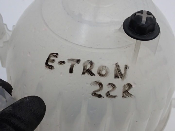 Расширительный бачок воды 4KE121405A Audi E-Tron 55 4KE EAS EAW 22 г., фото 12