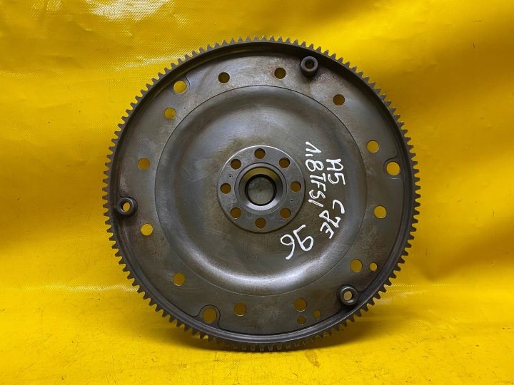 МАХОВИК 06H105323P SKODA SEAT VW AUDI A5 8T A4 B8 1.8 TFSI CJE, фото 1