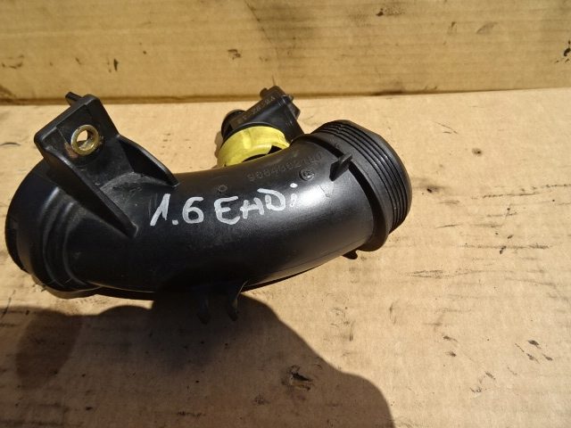 Патрубок интеркулера Peugeot 1.6 E-HDI PA66-GF35, фото 1