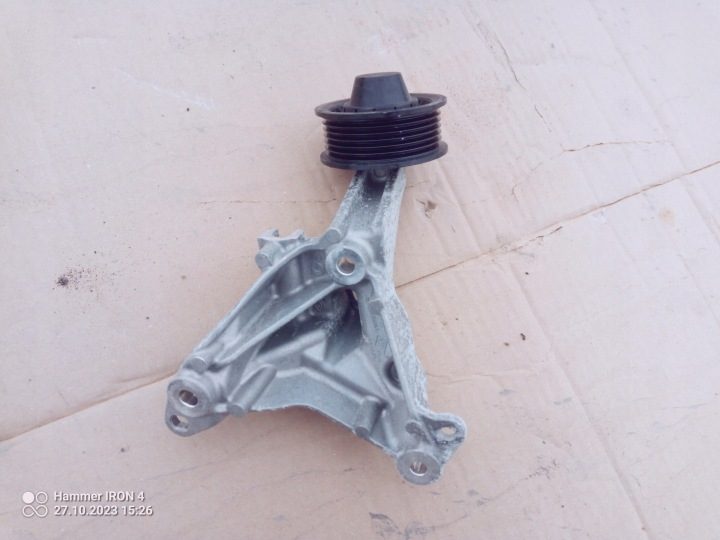 КРОНШТЕЙН НАТЯЖИТЕЛЯ RENAULT NISSAN OE 117106794R, фото 2